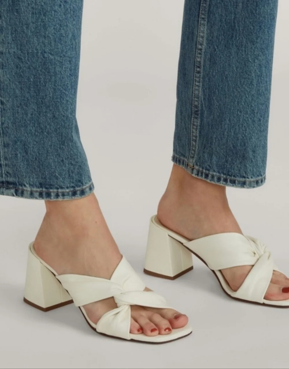 Everlane The Day Twist Heel in Cream Size Leather Flared Block Heel